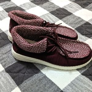 Hey Dude women's Chevron size 6